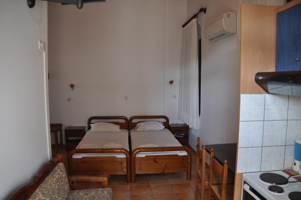 Skardamoula'S Studios And Apartments, 2 Kardhamili Bagian luar foto