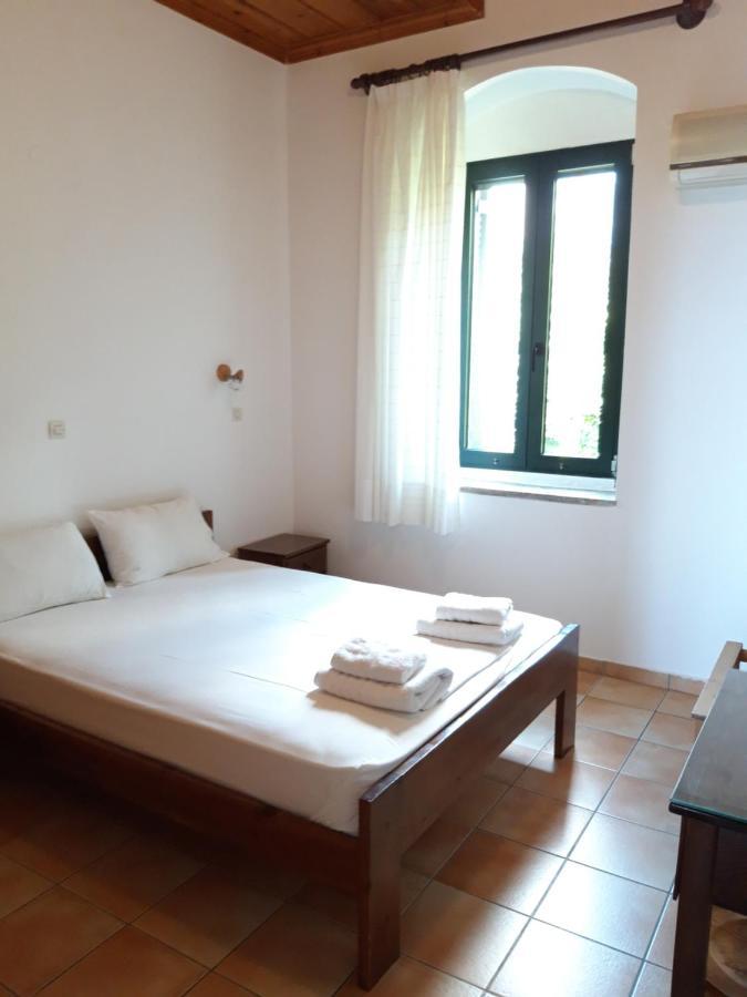 Skardamoula'S Studios And Apartments, 2 Kardhamili Bagian luar foto